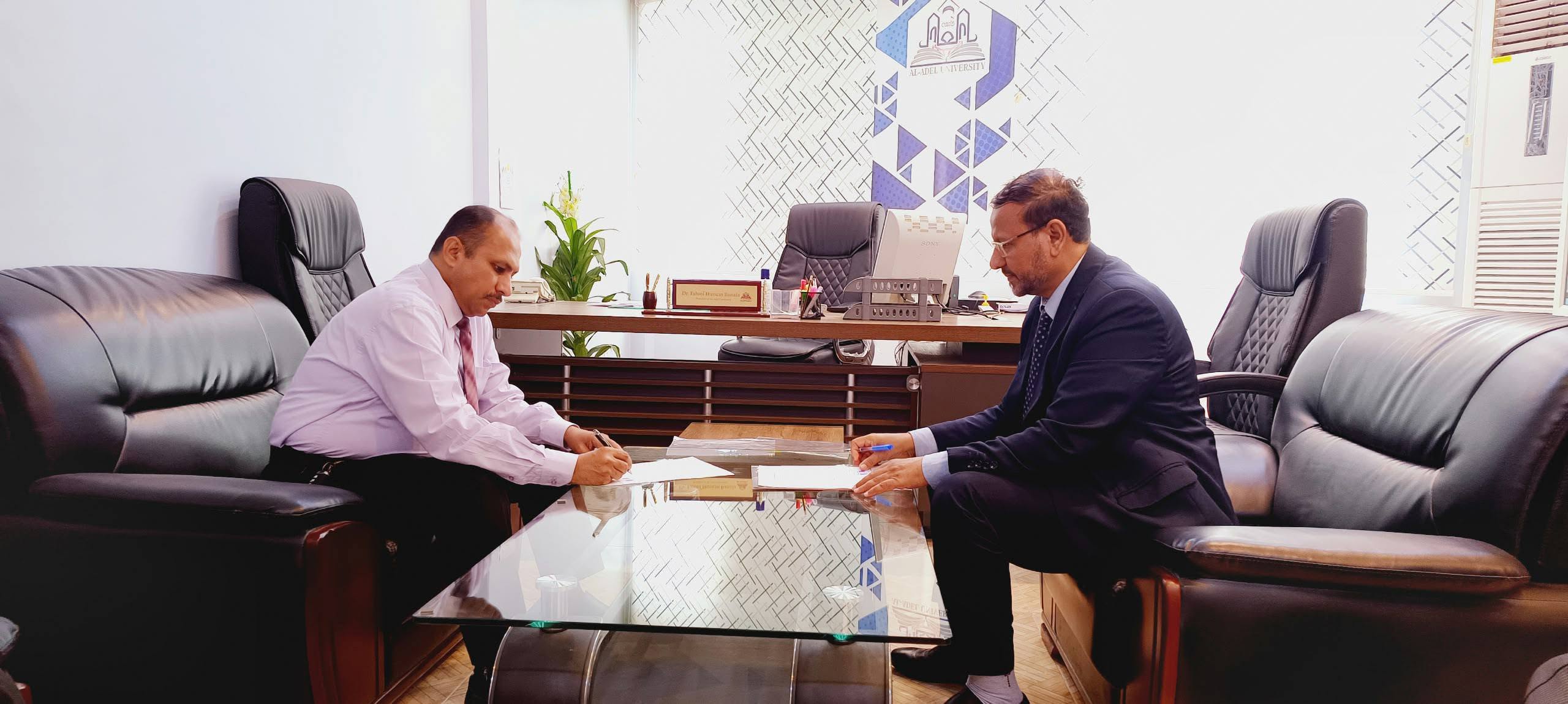 جامعة العادل توقّع اتفاقية تعاون مع شركة يمن سوفت لتدريب الطلبة على نظام أونكس برو